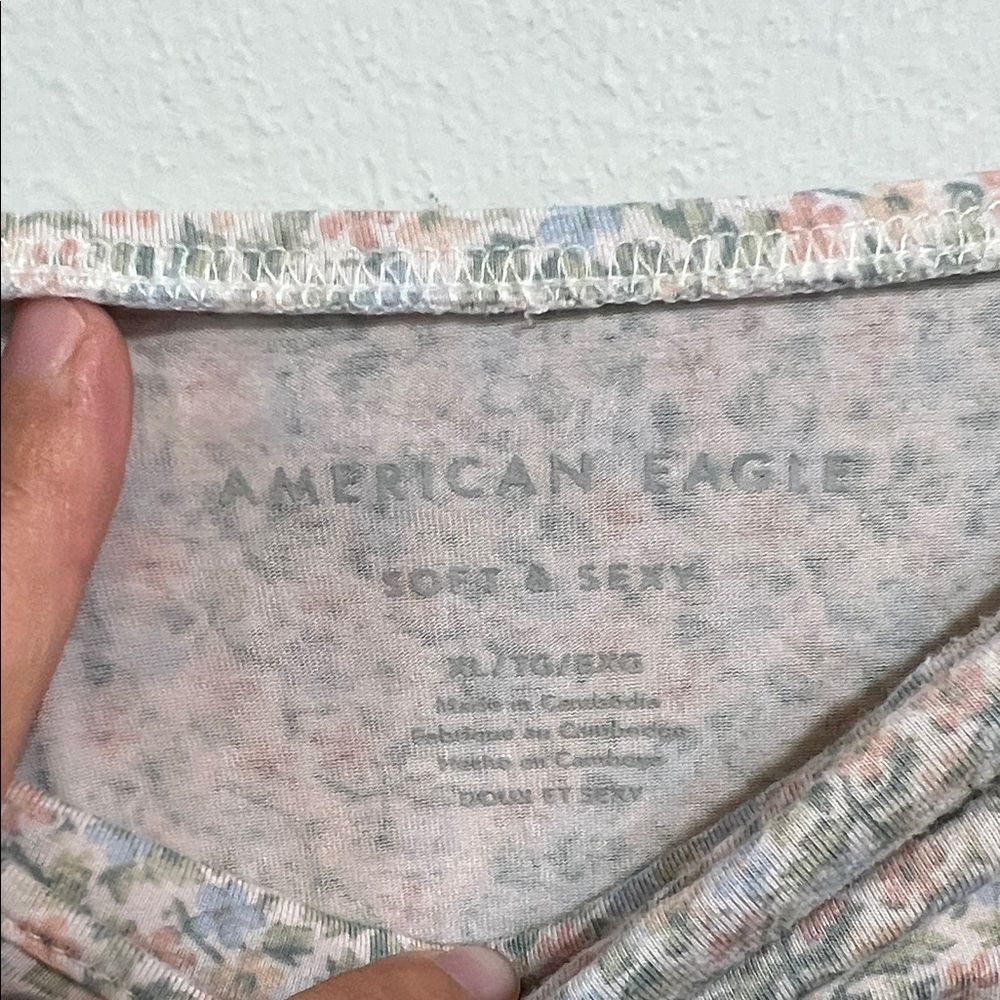 American Eagle Outfitters Floral Crop Top - Cream and Blue - Picture 2 of 3